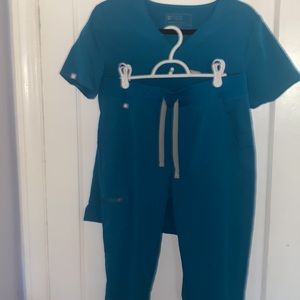 Figs Turquoise Scrub Set